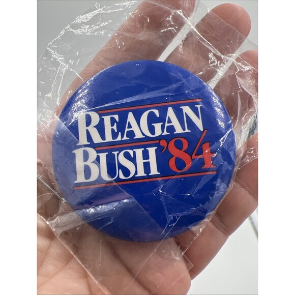 Vintage Original 1984 Reagan/Bush Pin New Old Stock Unopened - Picture 1 of 4